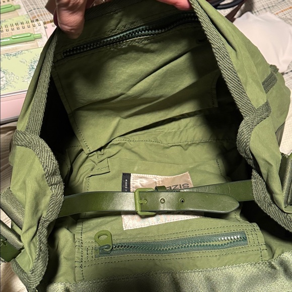 Marc by Marc Jacobs messenger bag - Picture 4 of 4